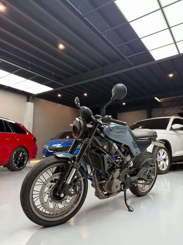 Husqvarna Vitpilen 401白箭