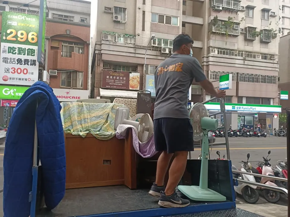溫心搬家❤️ 搬家搬運中配戴口罩服務