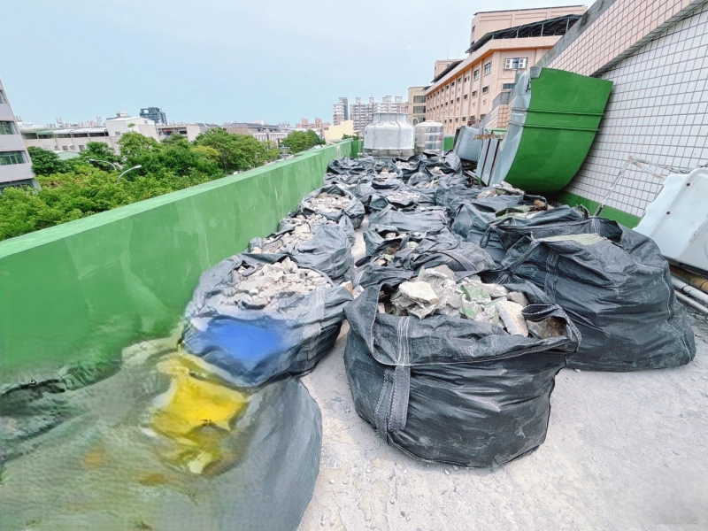 彰化南興國小屋頂雙層防水打除吊掛清運
