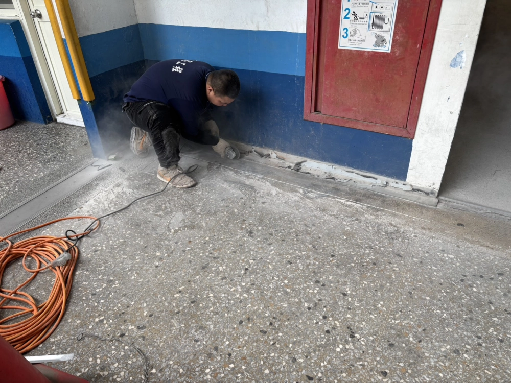 南興國小 溝渠打除