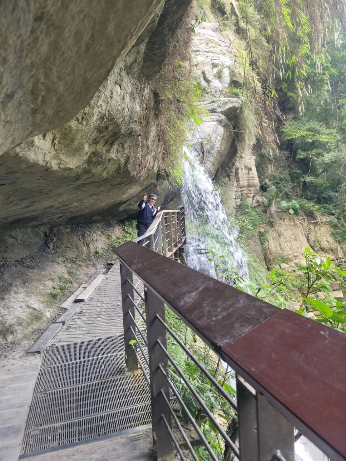 嘉義包車旅遊 一探龍宮瀑布的神秘面紗！