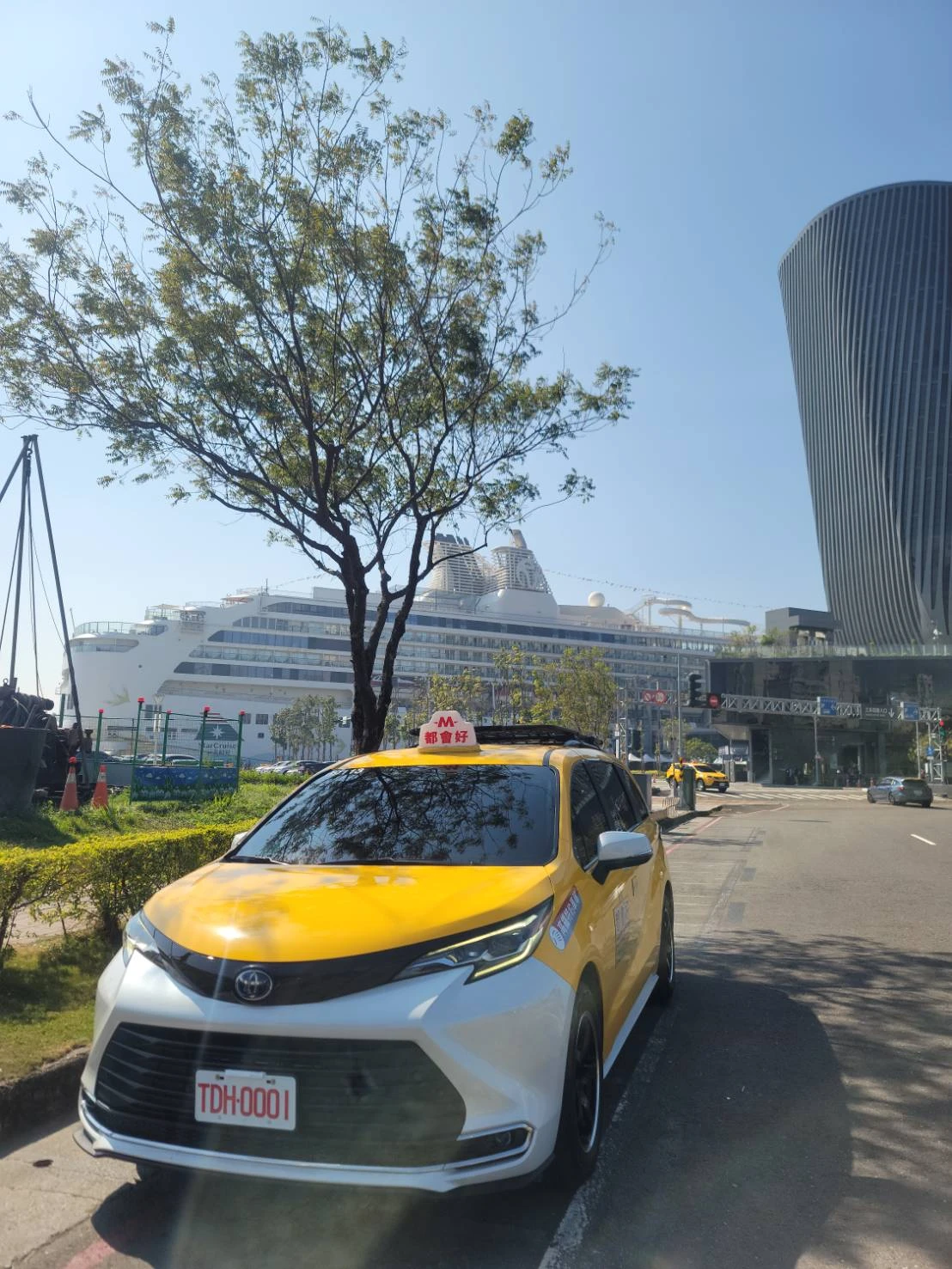 高雄港旅運中心｜高雄包車旅遊