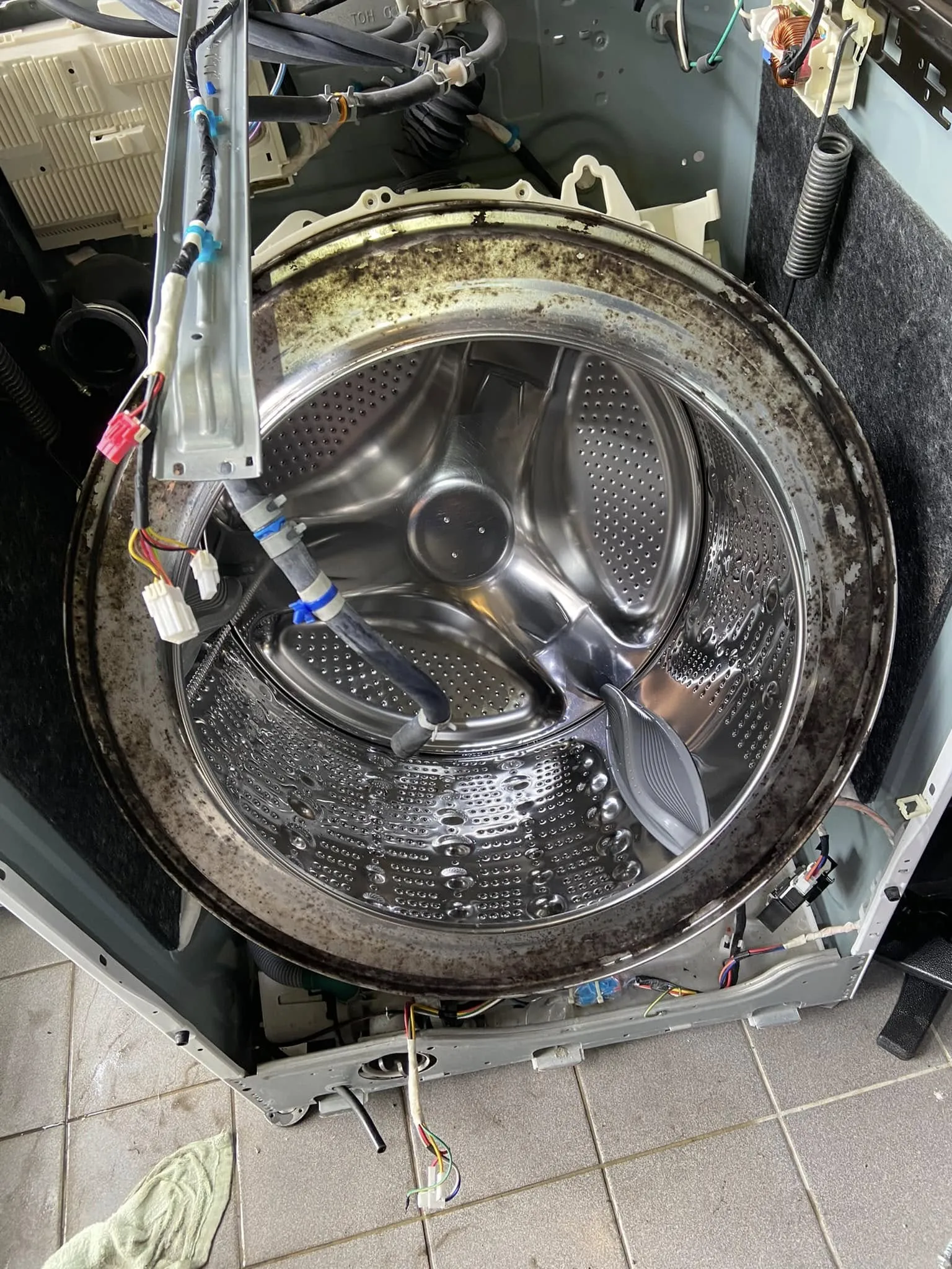 以為買滾筒洗衣機就可以久久清潔一次就好了嗎？