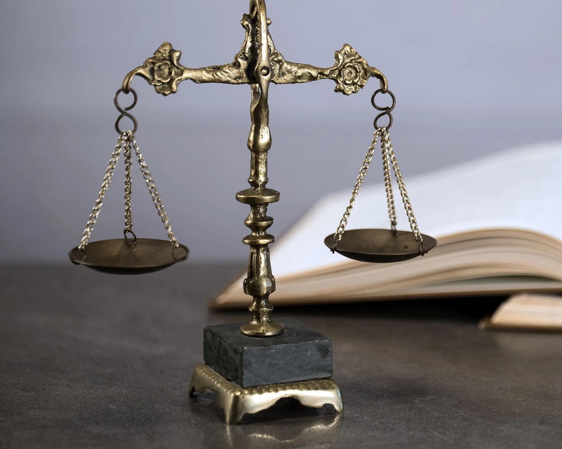 民事案件一定要請律師嗎？民事訴訟律師｜台北民事訴訟律師