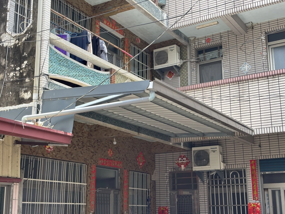 居家雨遮(屋頂鐵屋鋼構圍板)