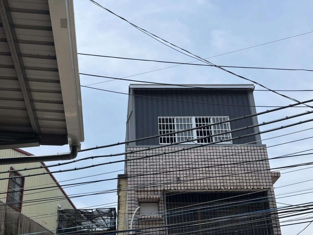 居家雨遮(屋頂鐵屋鋼構圍板)