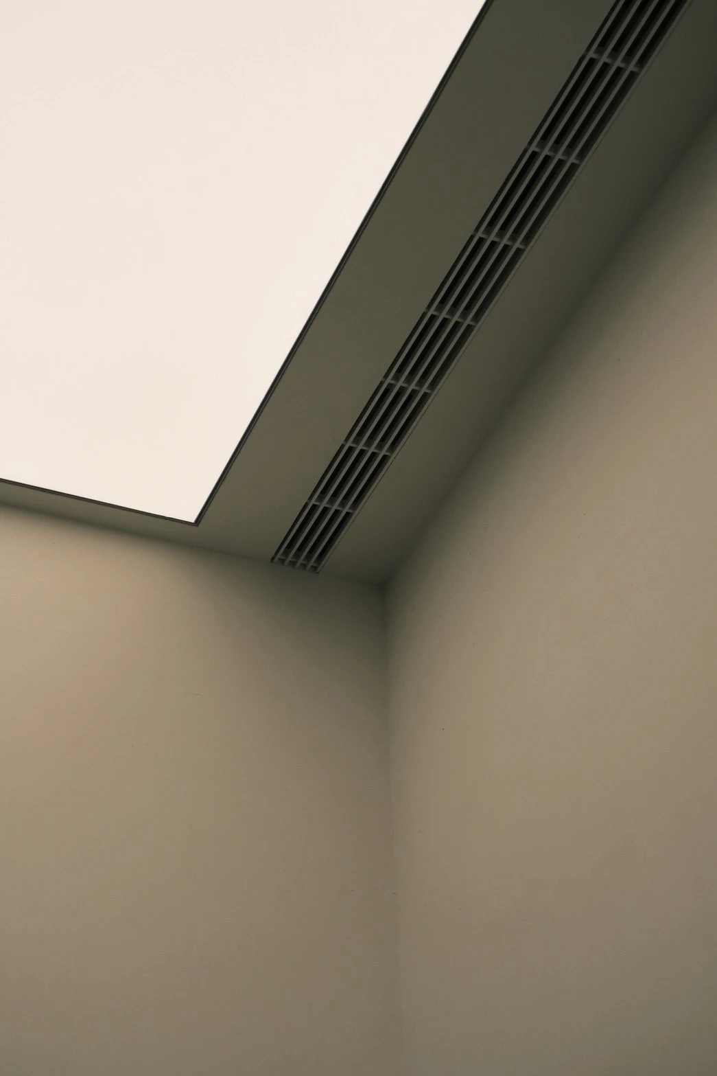 婚紗攝影棚吊隱四方吹分離式/台中商用冷氣安裝