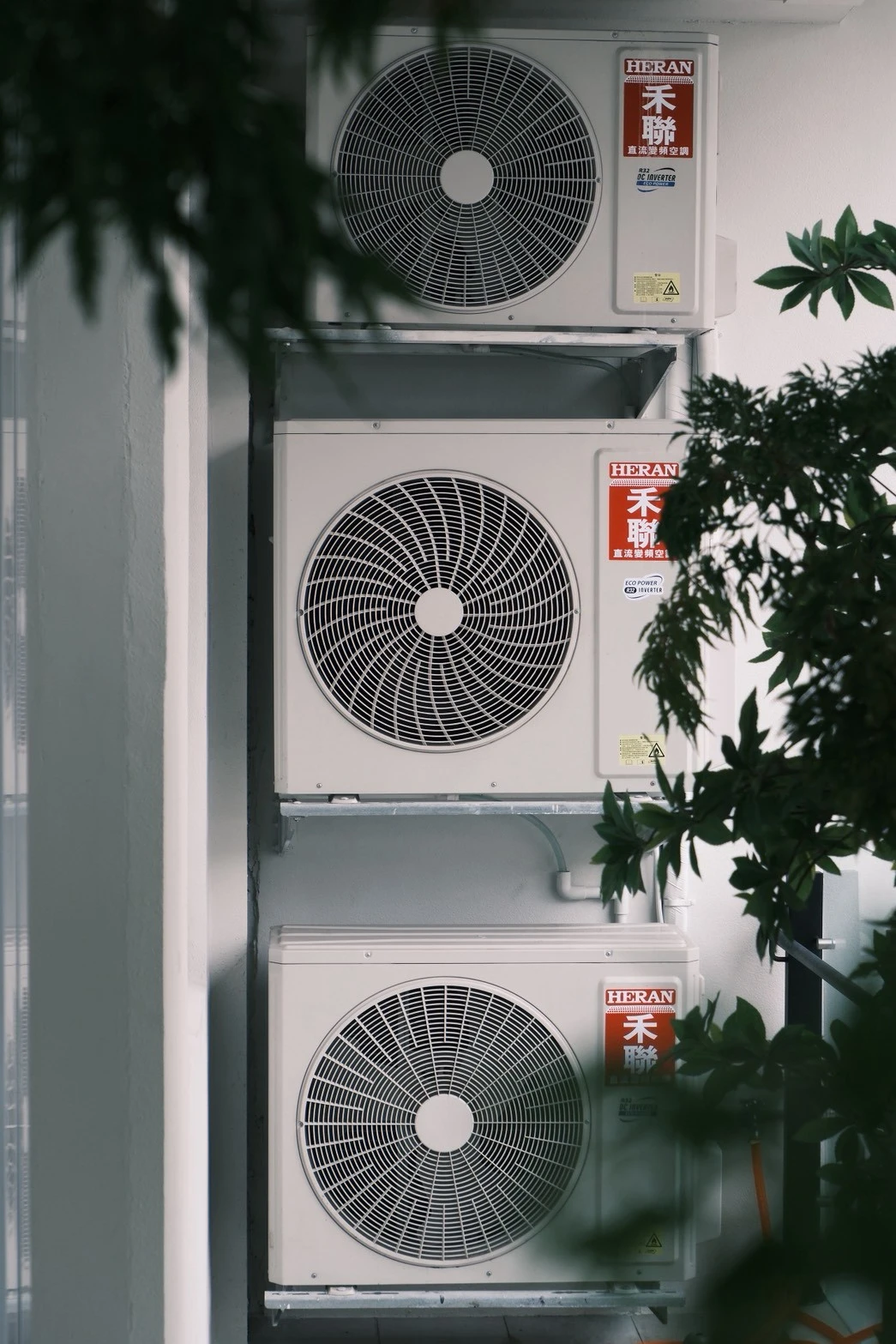 婚紗攝影棚吊隱四方吹分離式/台中商用冷氣安裝