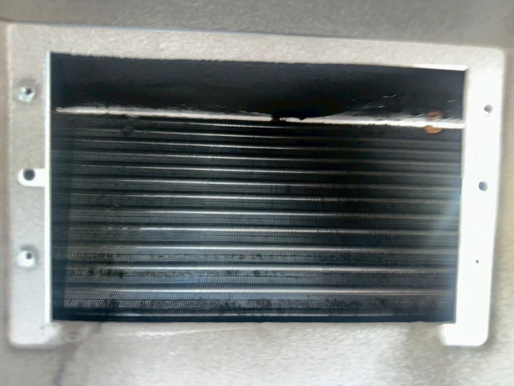 營業場所餐廳保養室內機｜台中空調工程｜南屯區空調工程