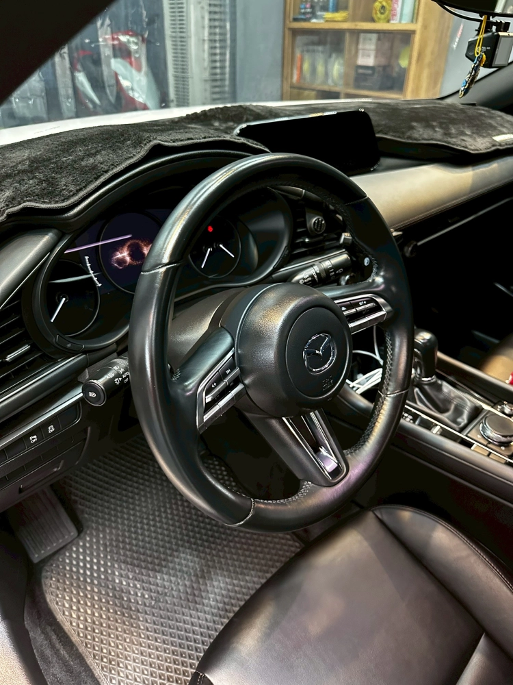 MAZDA 3-極致護理美容(贈前擋玻璃鍍膜)