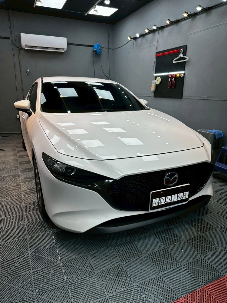 MAZDA 3-極致護理美容(贈前擋玻璃鍍膜)