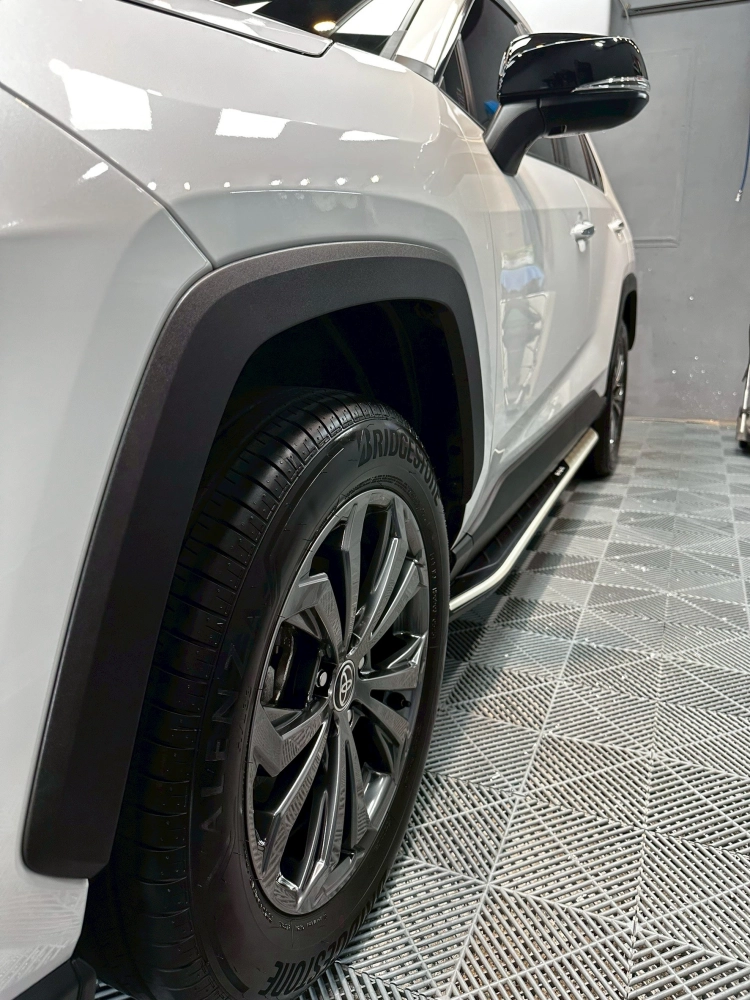 RAV4-極致護理美容(贈前擋玻璃鍍膜)