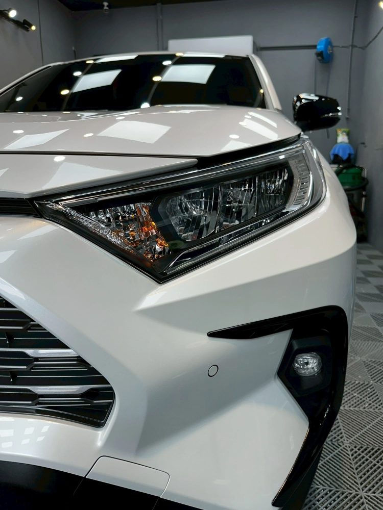 RAV4-極致護理美容(贈前擋玻璃鍍膜)
