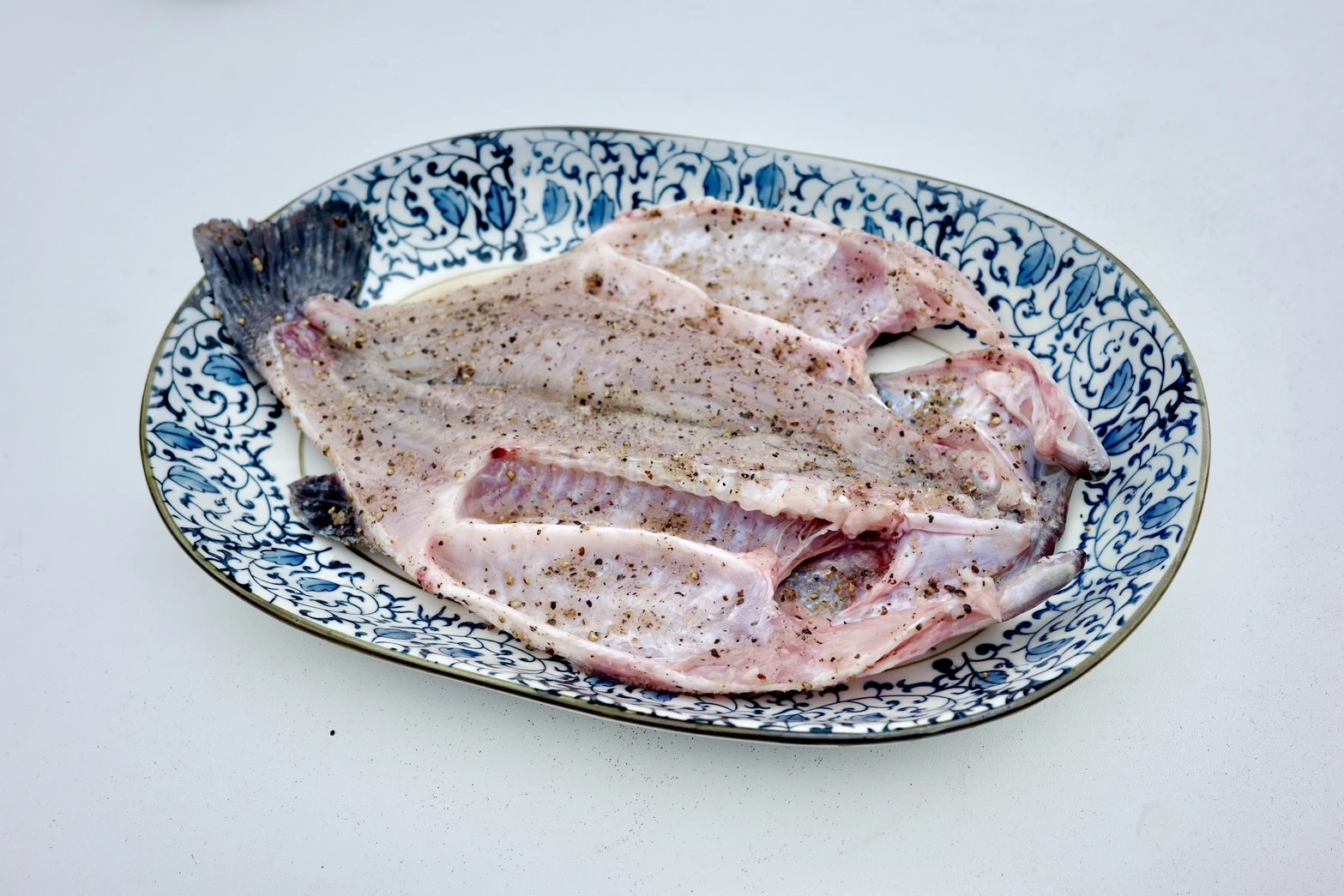 黑胡椒醃鱸魚（斤/$270）