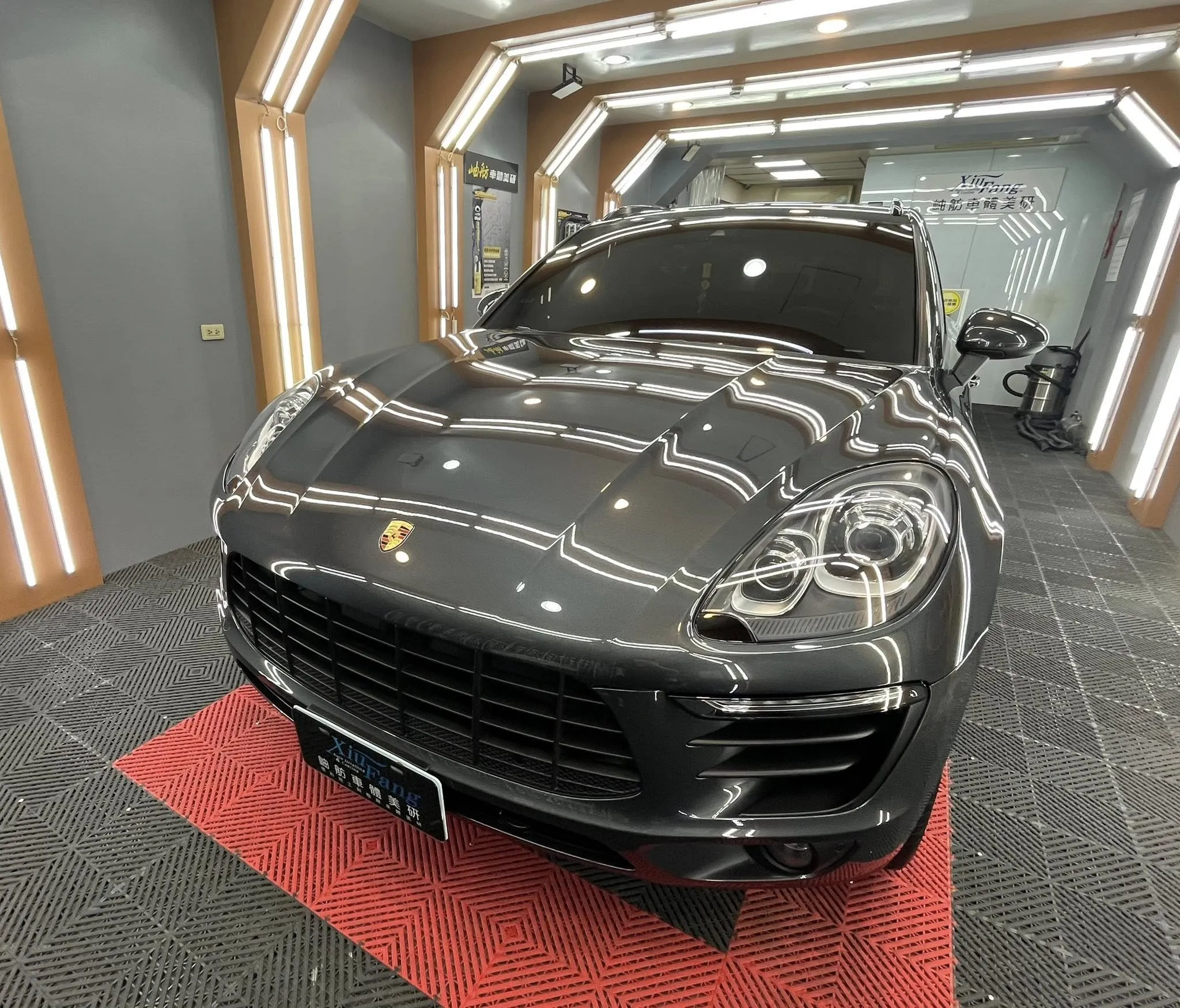 《Porsche Macan｜車體鍍膜》