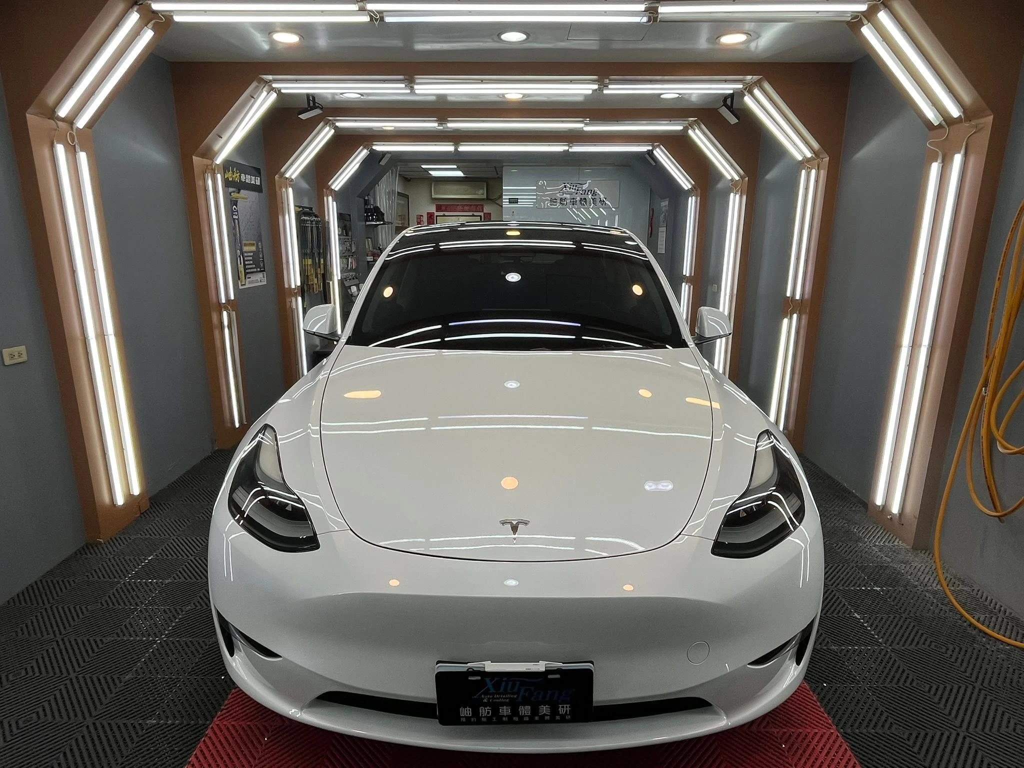 《 TESLA Model Y ｜車體鍍膜 》