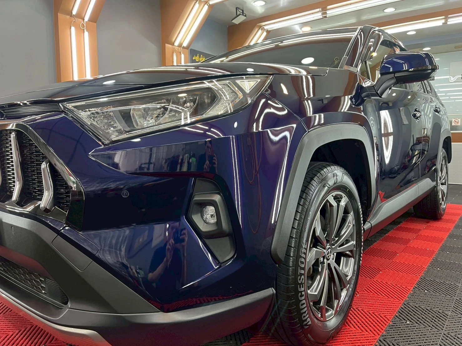 全車飛漆處理+全車鍍膜TOYOTA RAV4