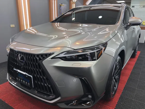 Lexus NX200