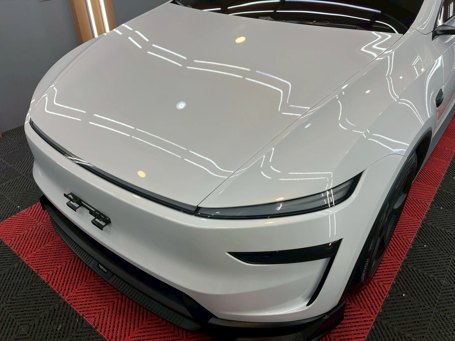 TESLA Model 煥新Y