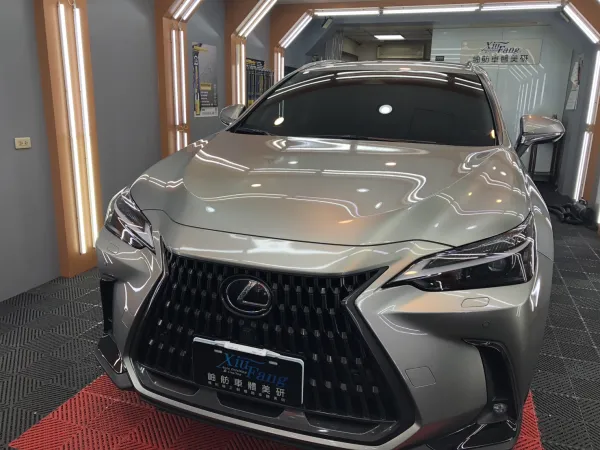 Lexus NX200