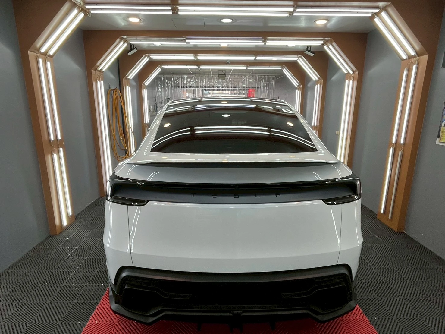 TESLA Model 煥新Y