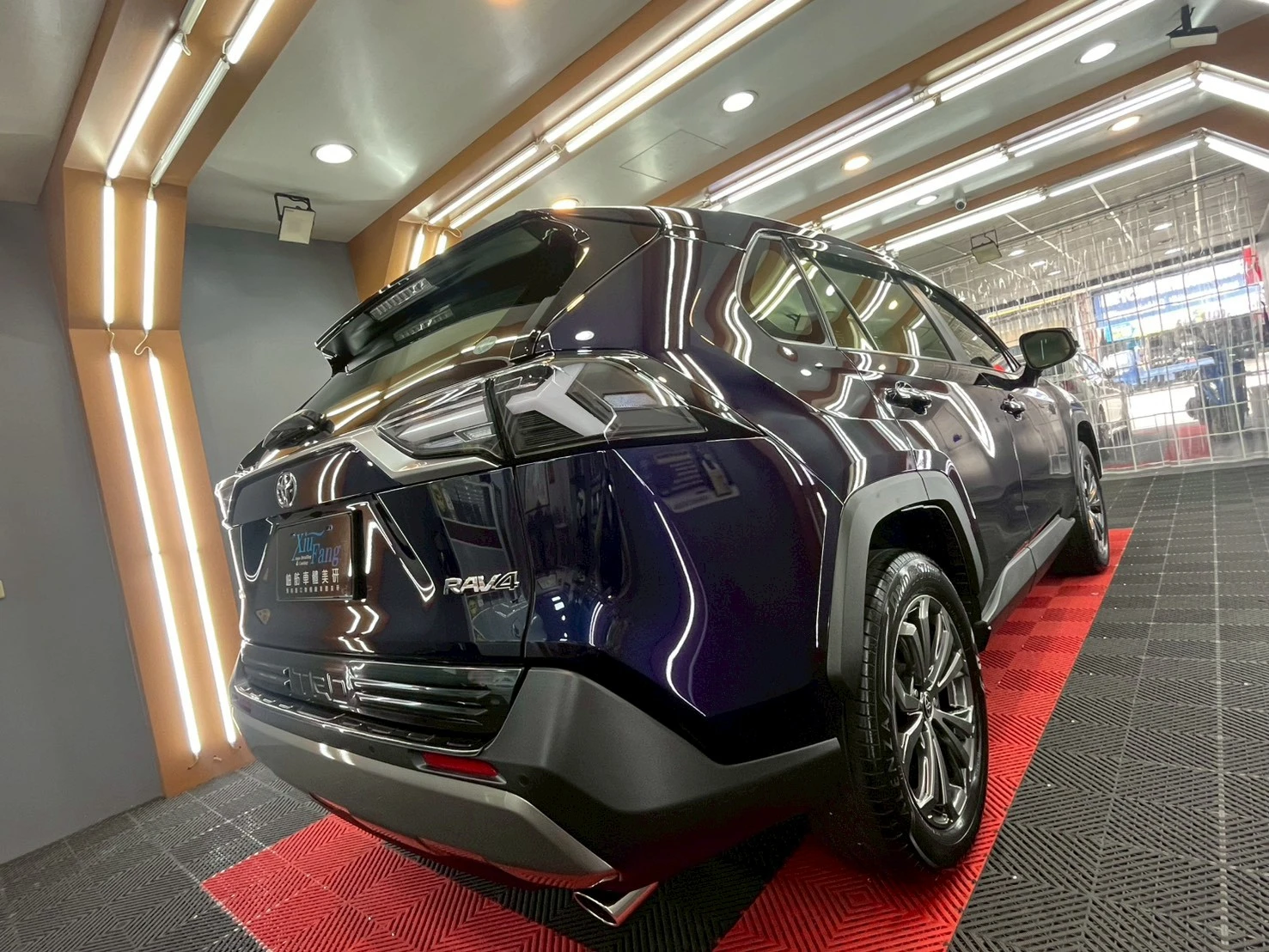 全車飛漆處理+全車鍍膜TOYOTA RAV4
