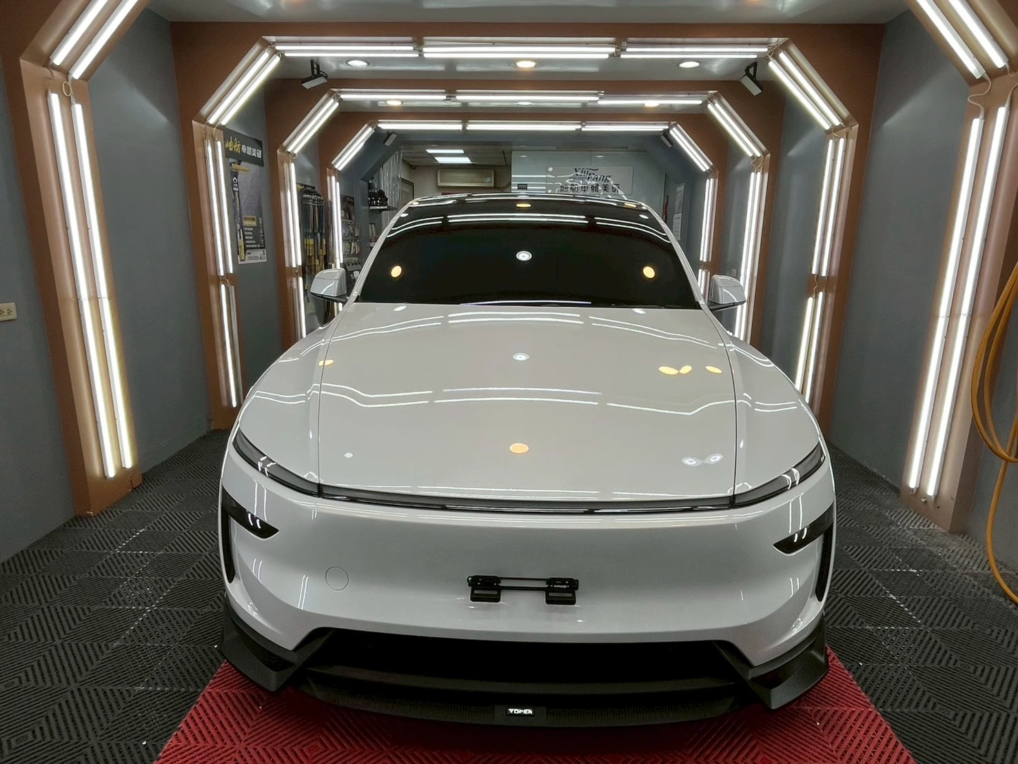 TESLA Model 煥新Y