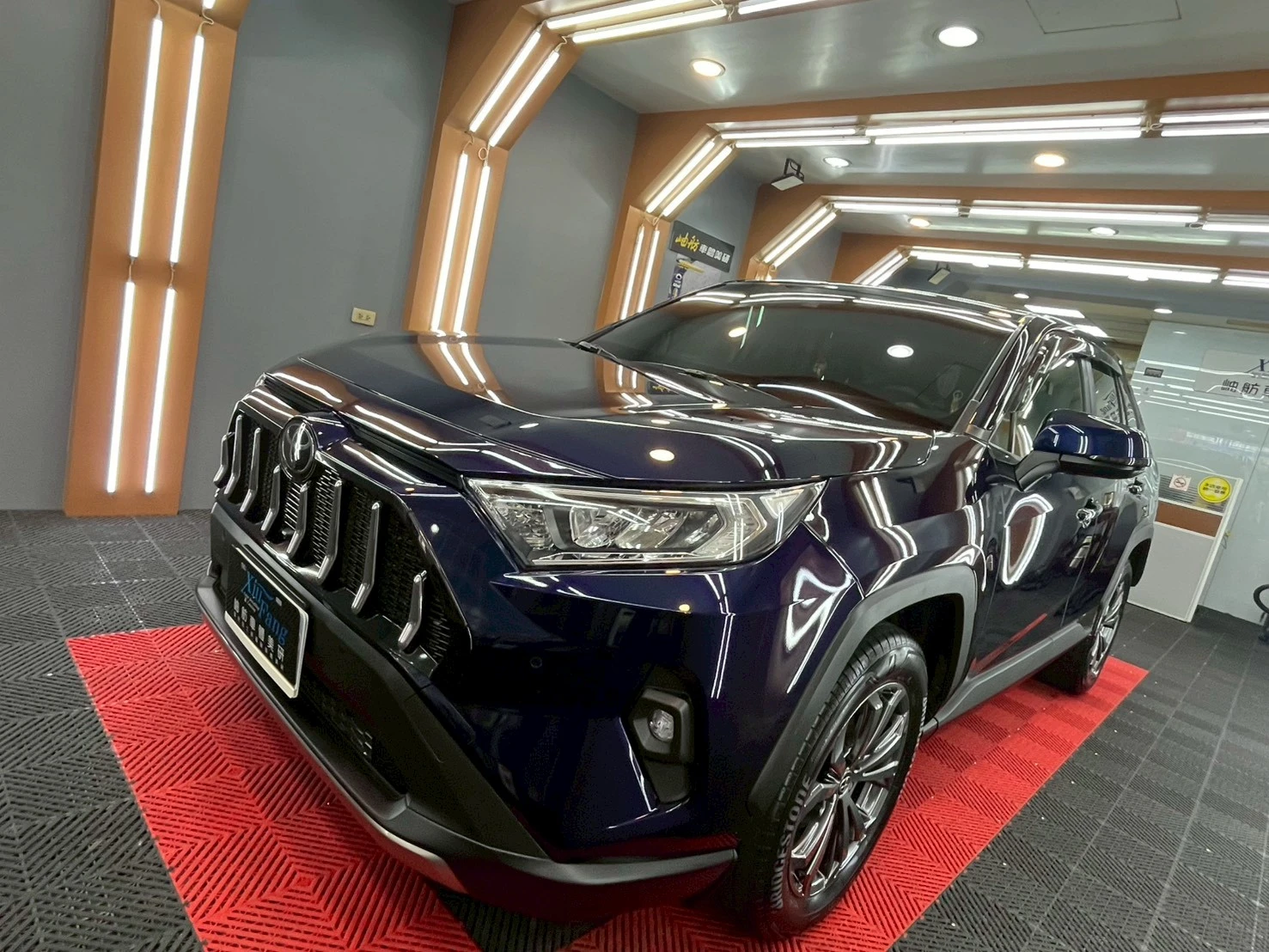 全車飛漆處理+全車鍍膜TOYOTA RAV4