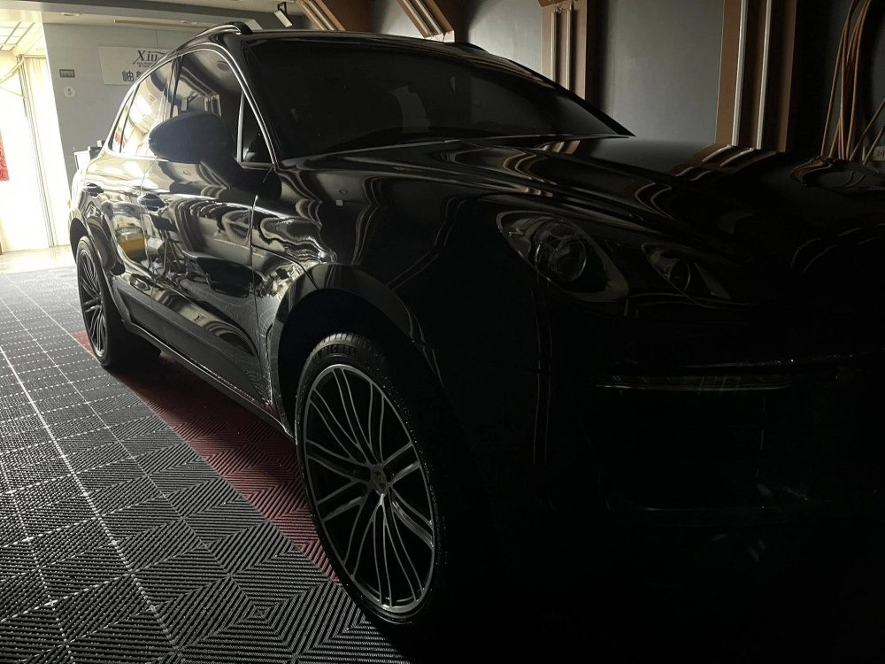 《Porsche Macan｜車體鍍膜》