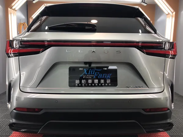 Lexus NX200