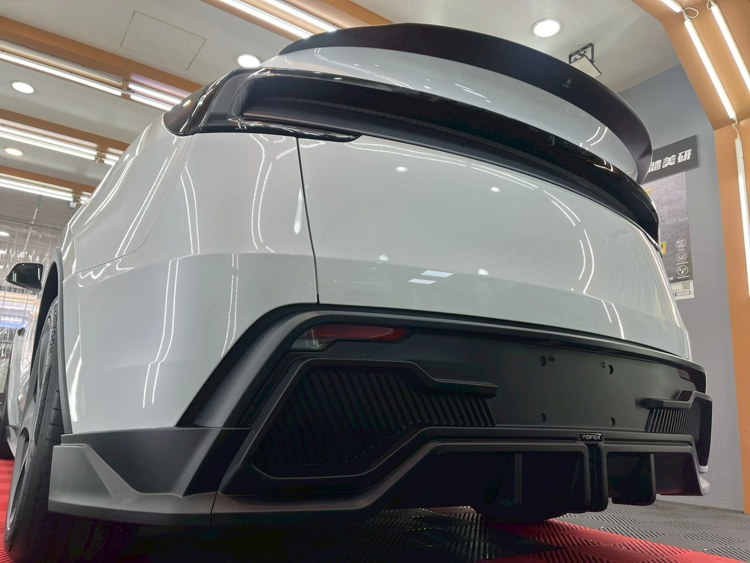 TESLA Model 煥新Y