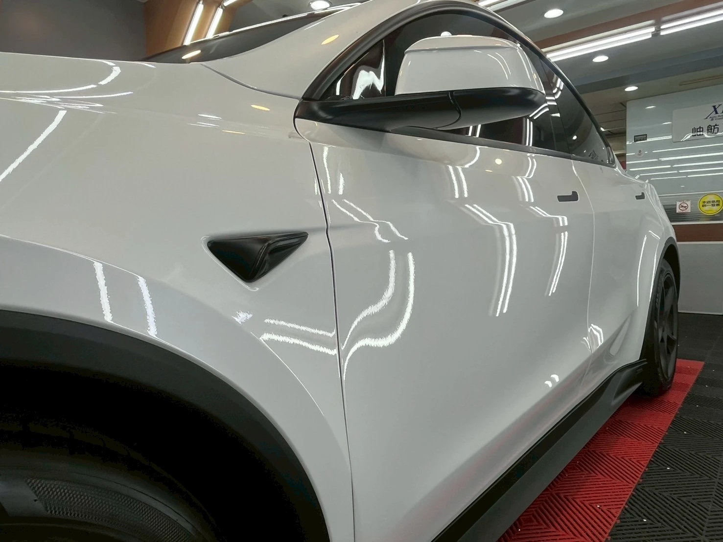 TESLA Model 煥新Y