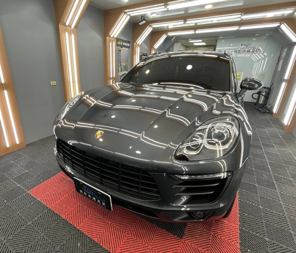 《Porsche Macan｜車體鍍膜》