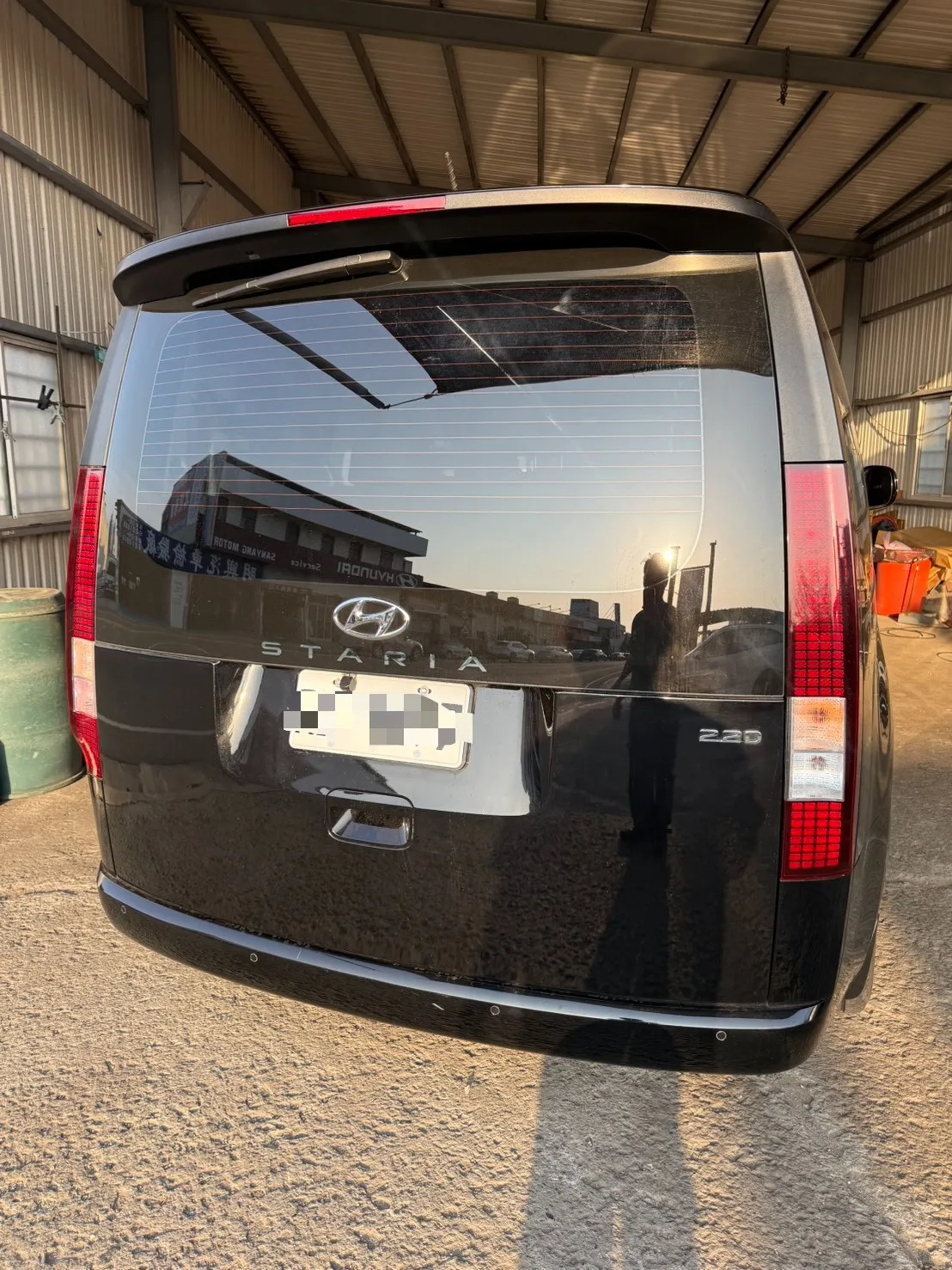Hyundai Staria 9人座商務車