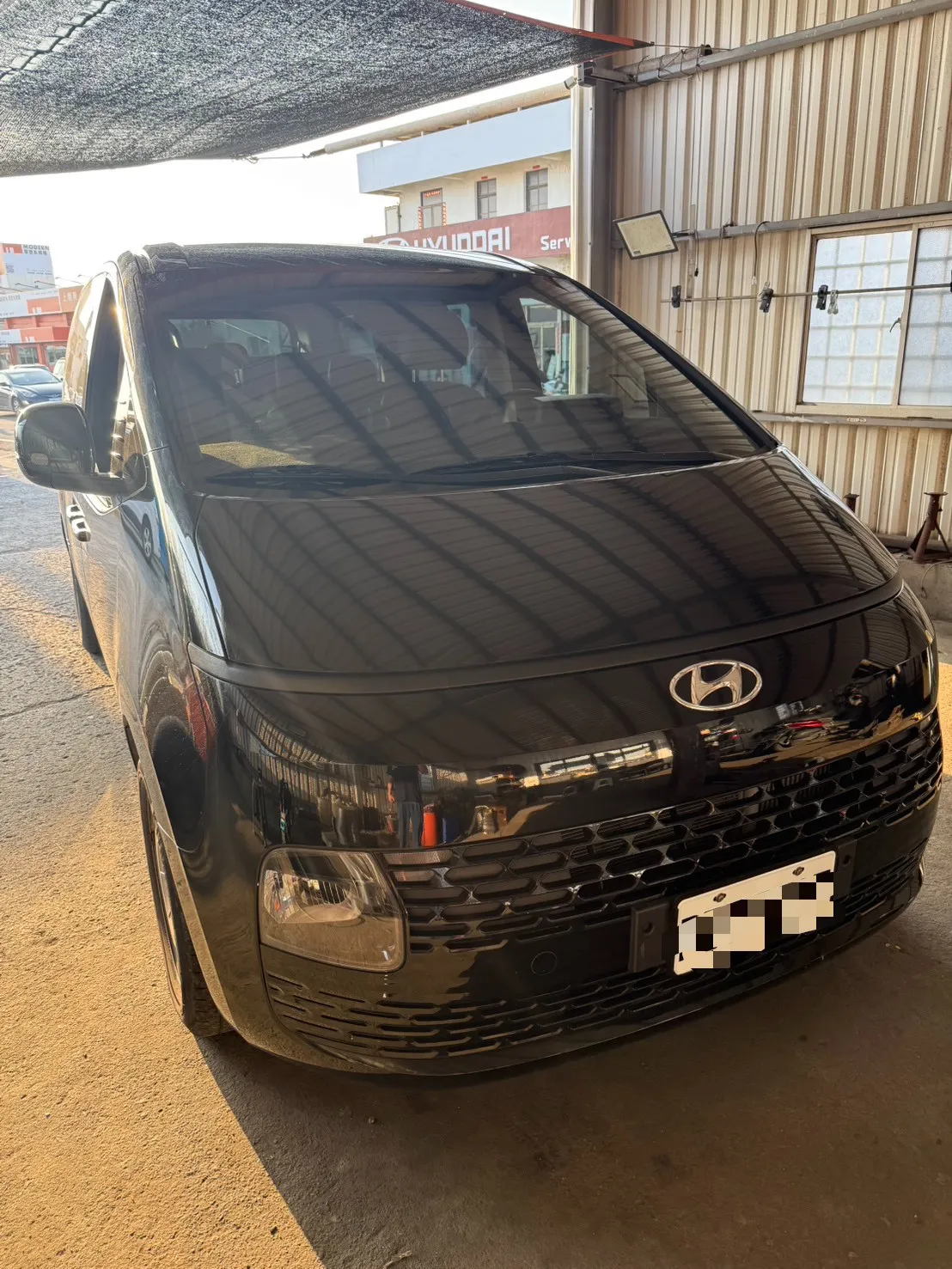 Hyundai Staria 9人座商務車