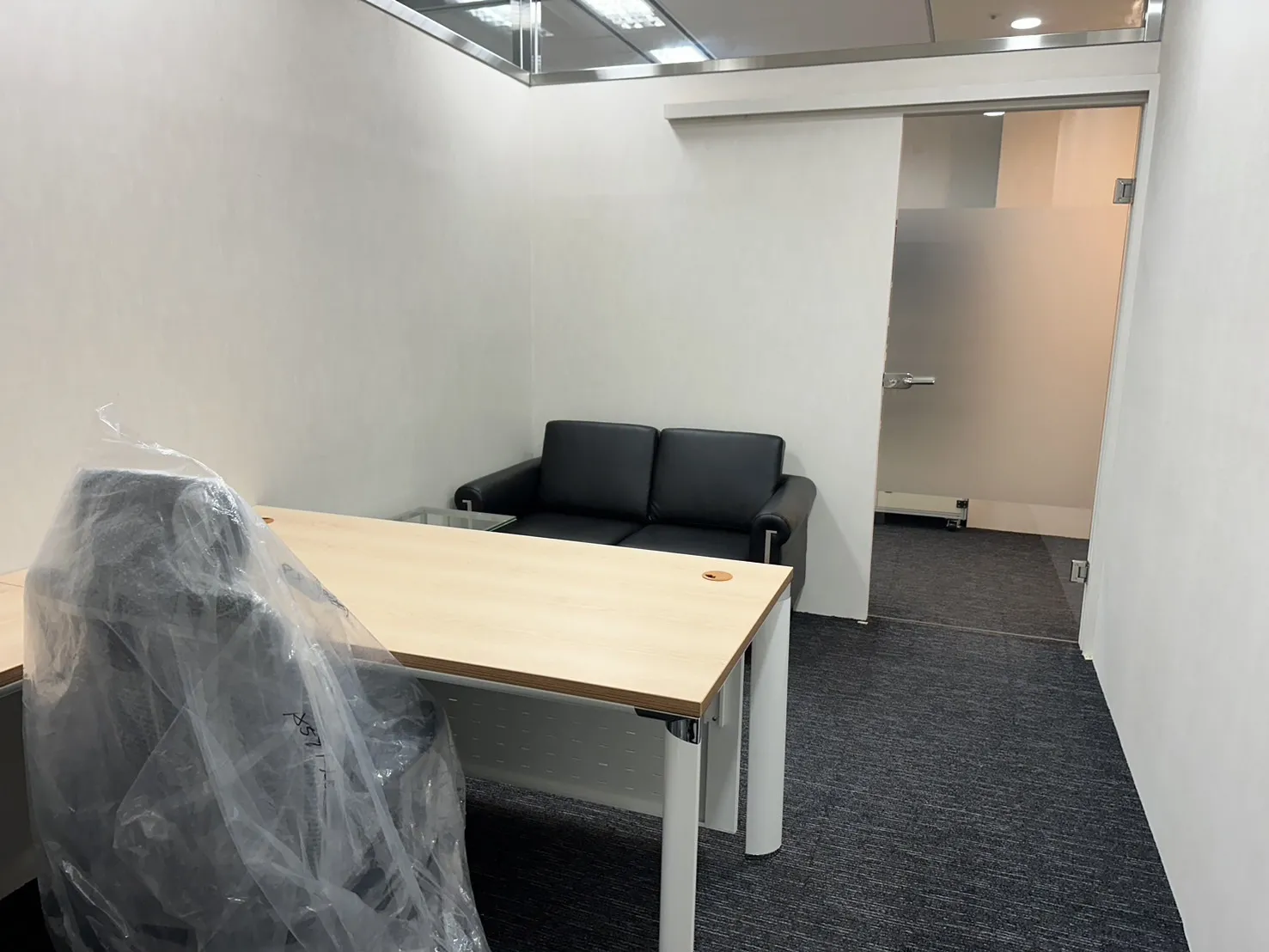 香港商主管辦公室