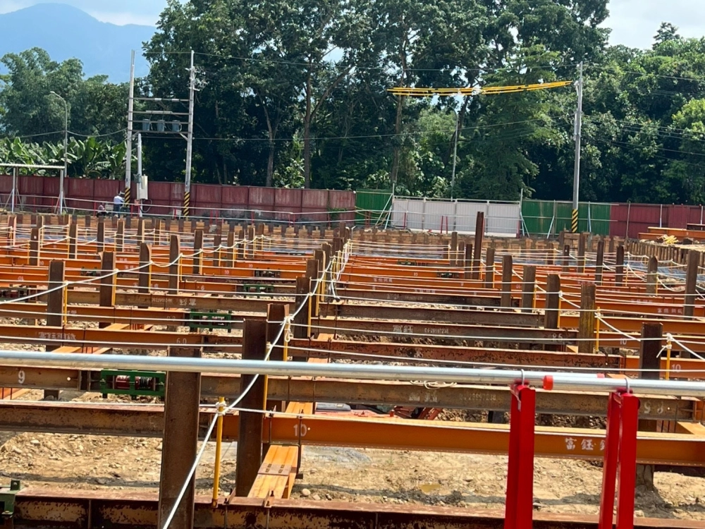 安全支撐母索施作