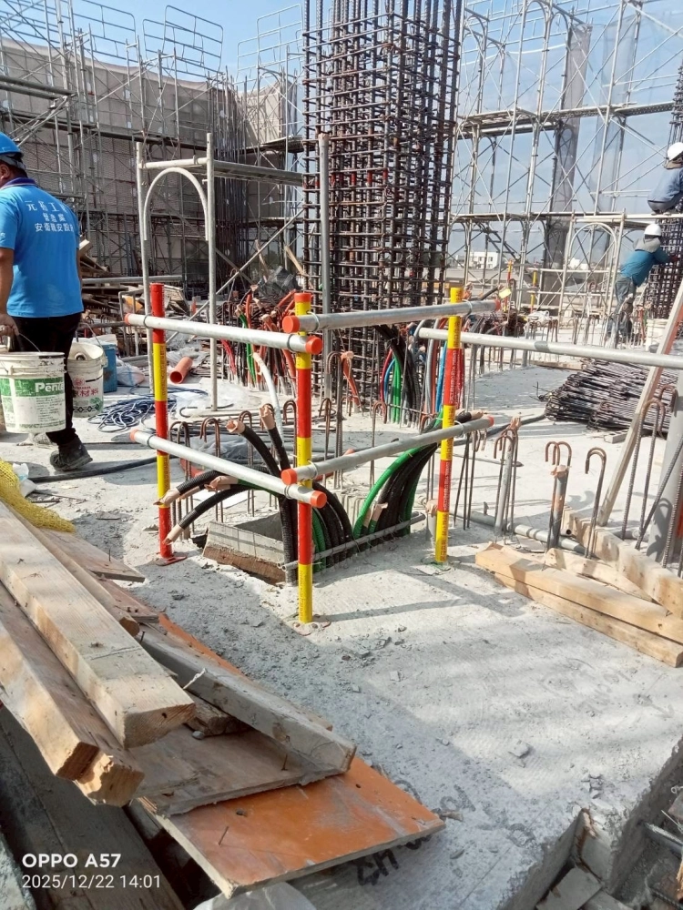 管道、開口護欄施工