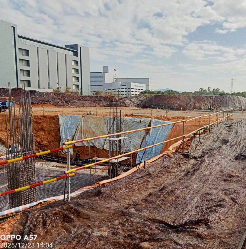 警示型包膜安全欄杆