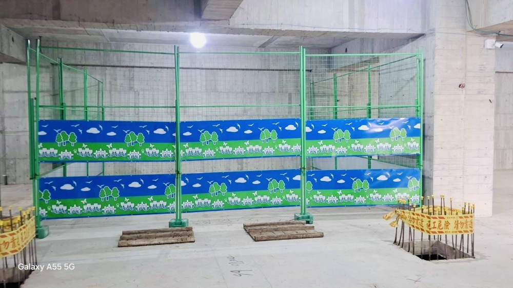 施工電梯待機平台，防穿刺護欄、乙圍，施工電梯周邊防護網