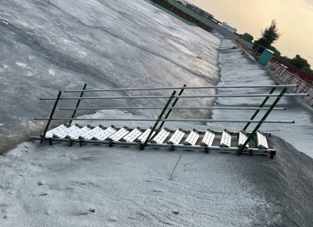 上下設備、爬梯護蘢