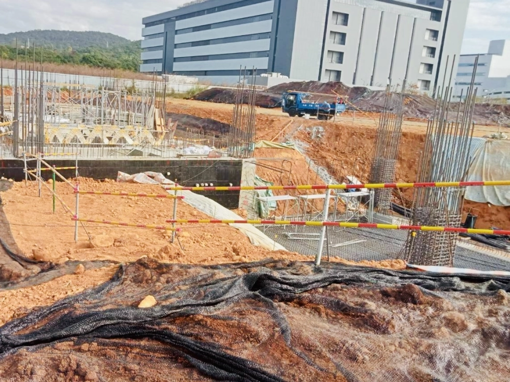 警示型包膜安全欄杆