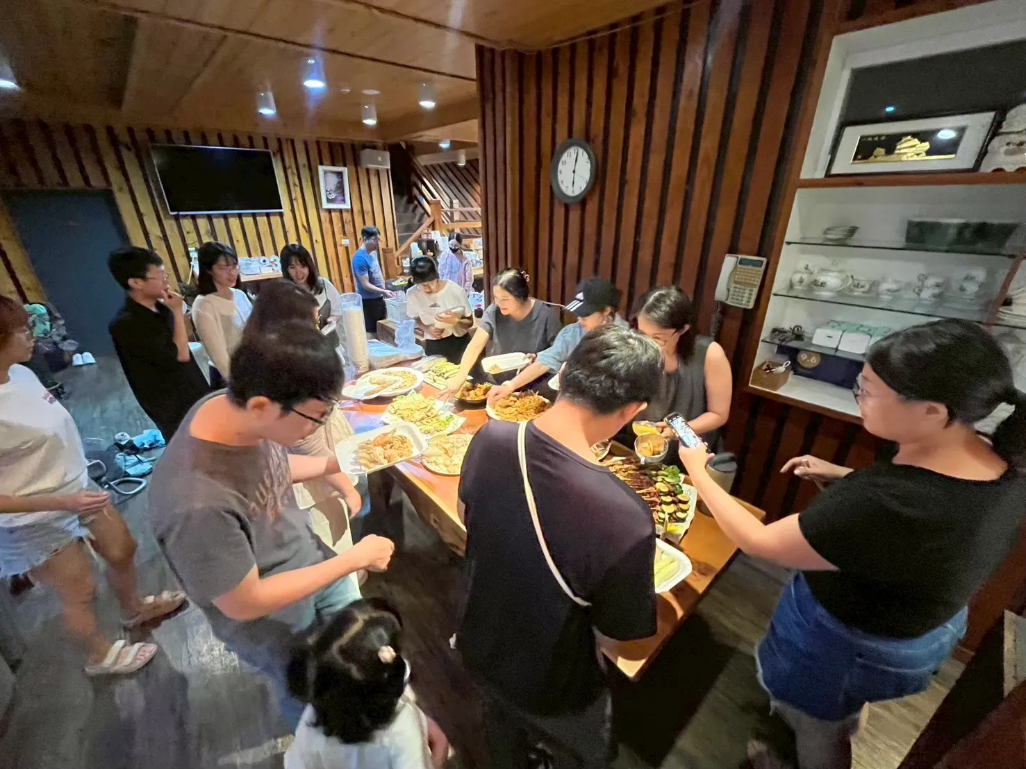 20250802埔里523民宿。小木屋的裝潢！加上現場環境，真有種處在山上的感覺