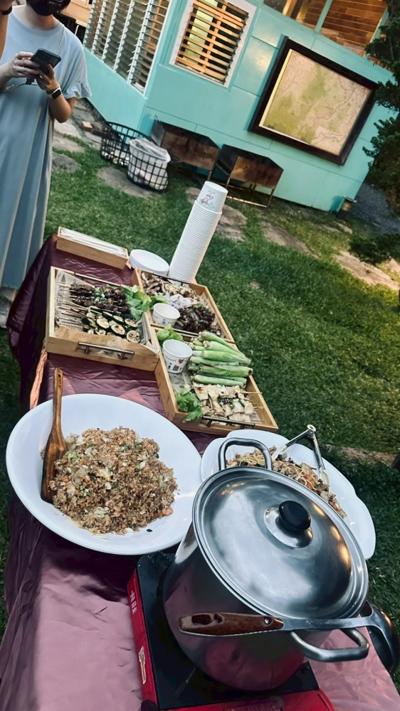 繼三毛屋闆娘推薦再接一件！佳園一館民宿闆娘推薦雲林來的客人慶祝母親節邀請啤老闆來此服務！