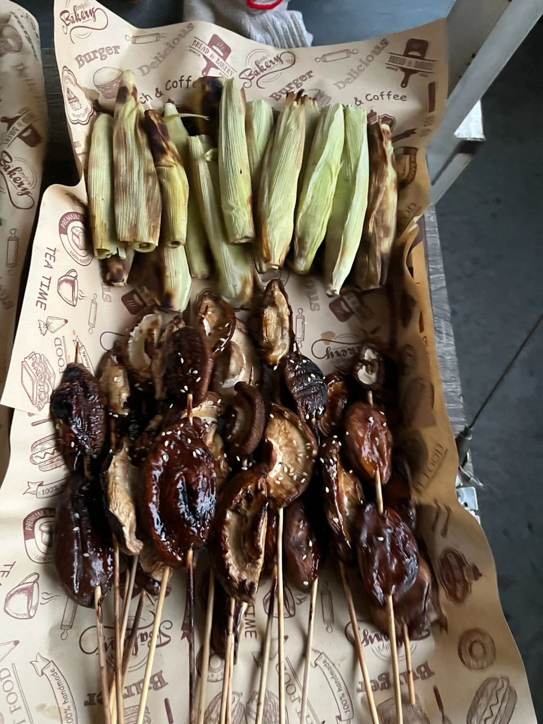 湖心庭～美食當前手機先吃