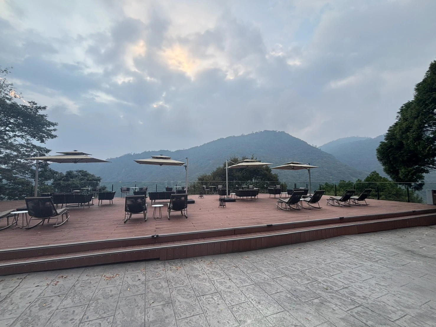 仁愛山村之旅，賞花賞月賞秋香（沒有），賞房賞景賞美食（真的有）。