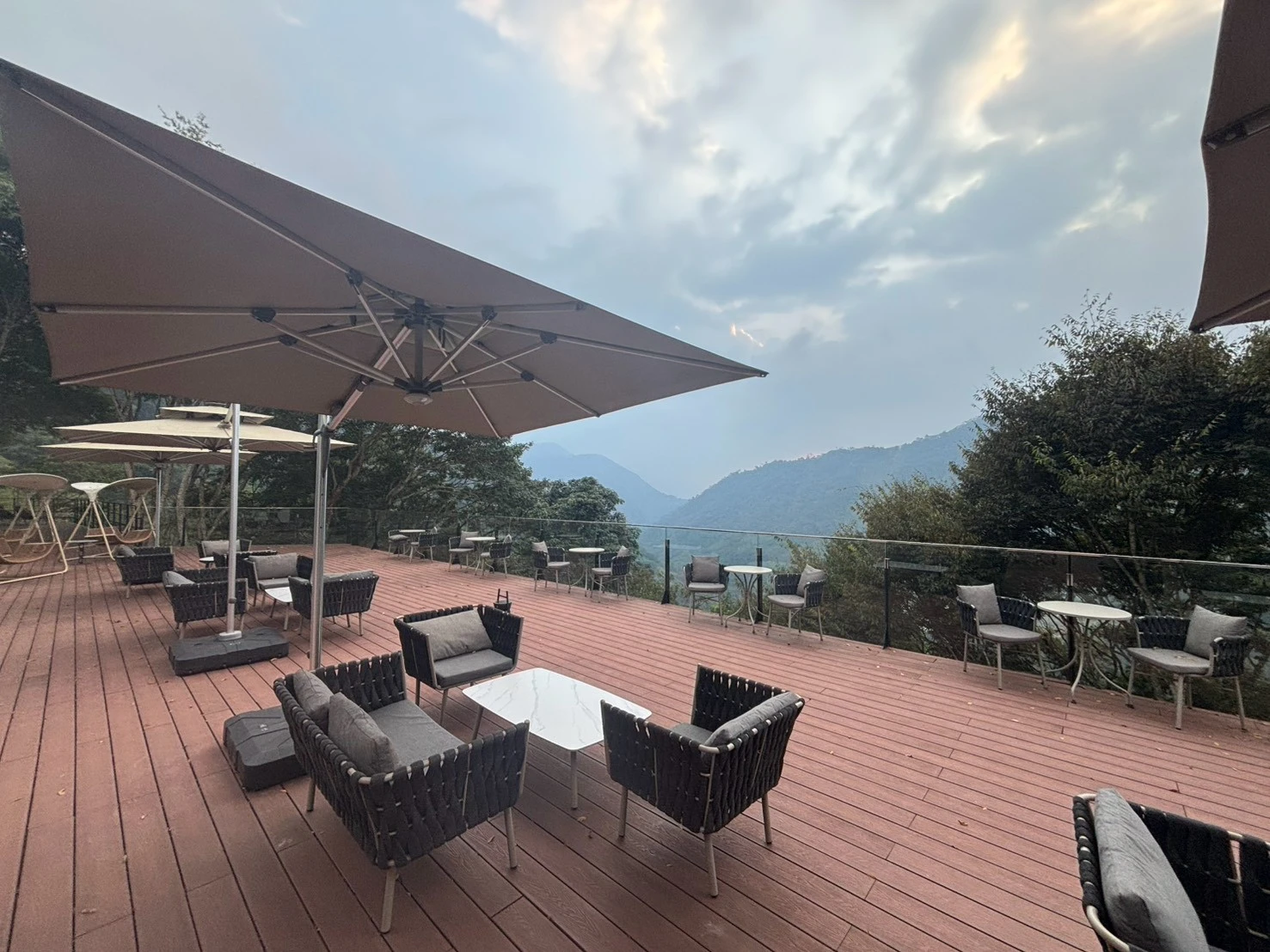 仁愛山村之旅，賞花賞月賞秋香（沒有），賞房賞景賞美食（真的有）。