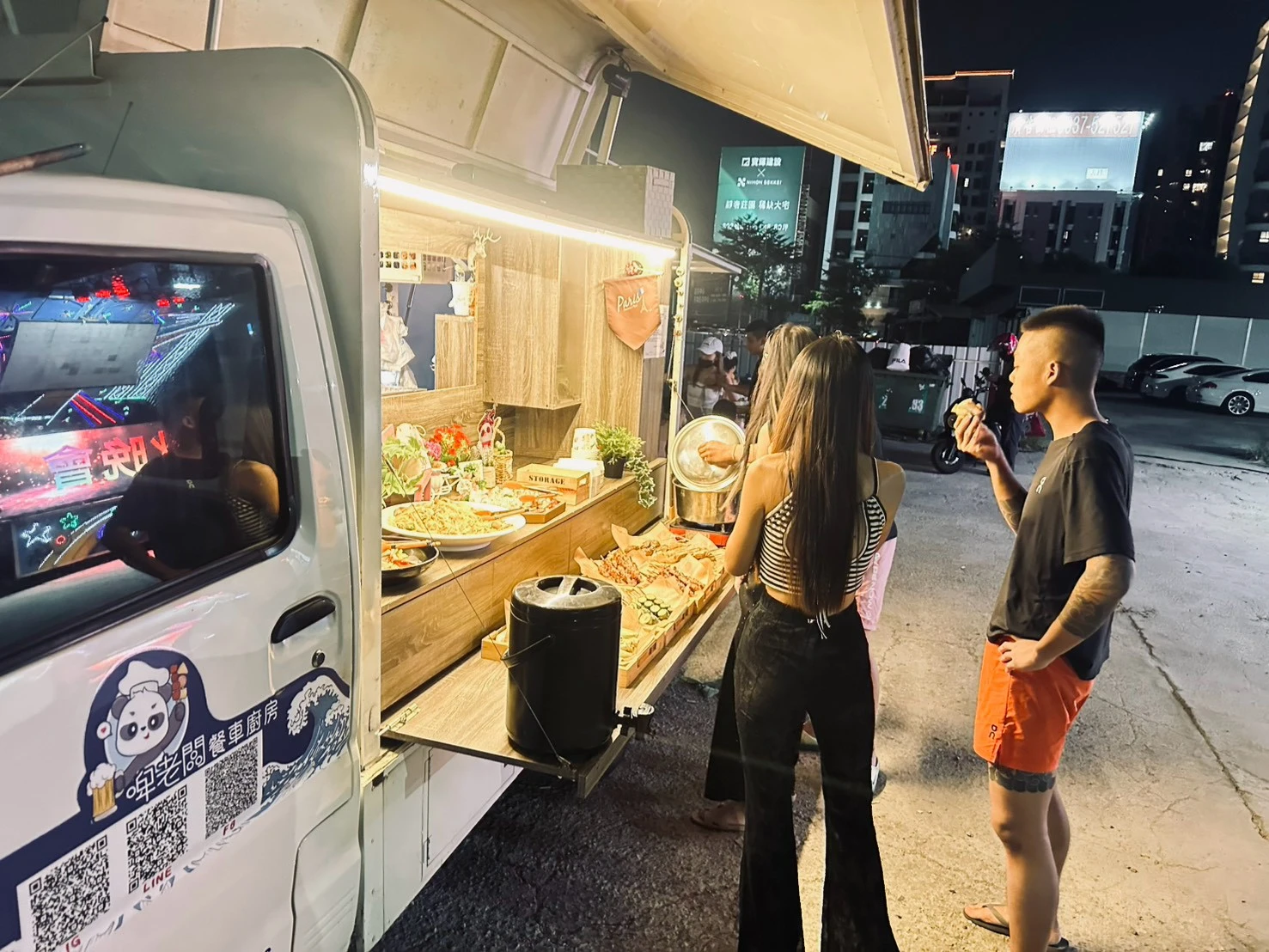 感謝咖樂佛餐車派對引薦，為台中知名DJ音音辦理秋節狂歡派對