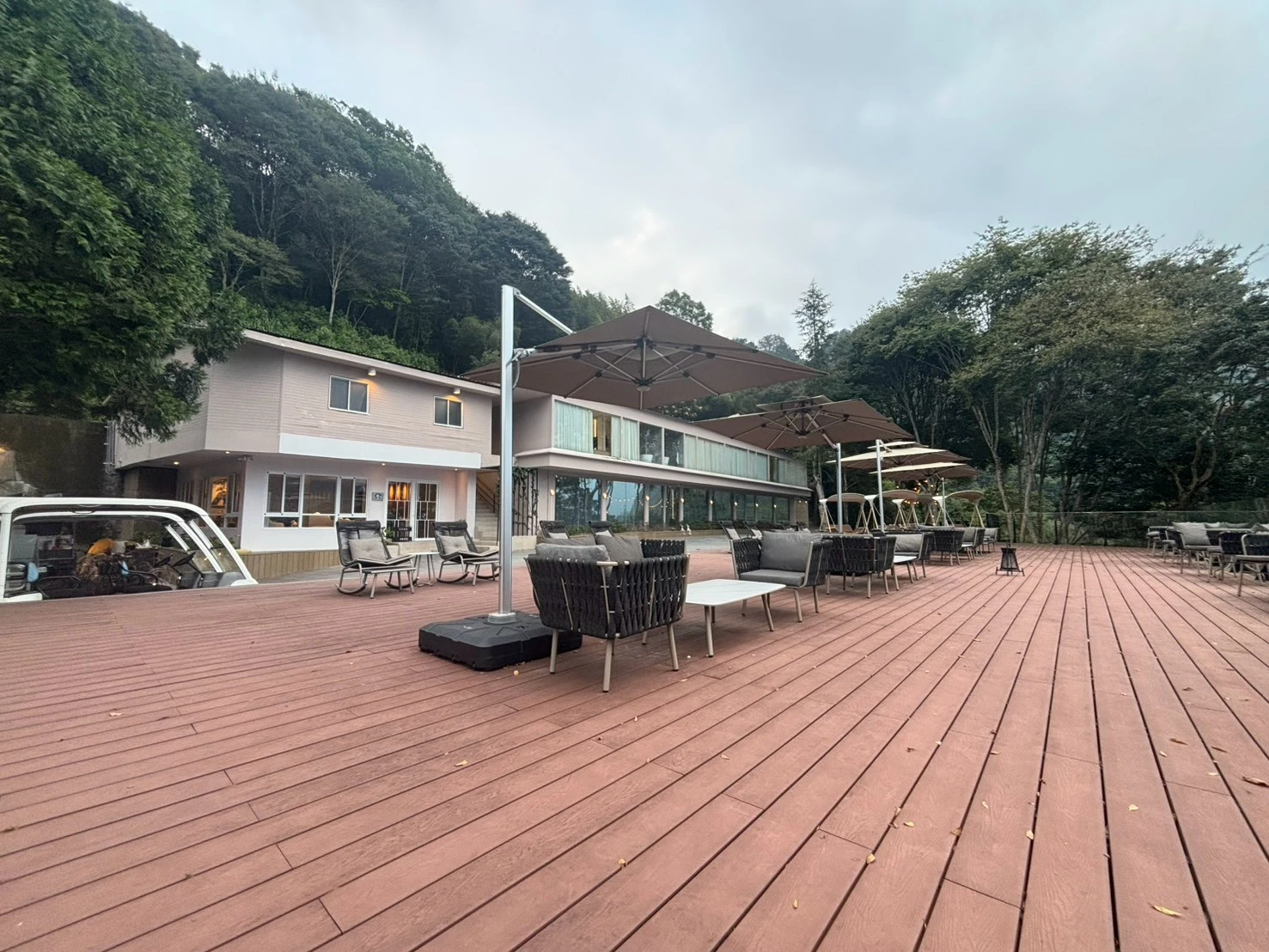 仁愛山村之旅，賞花賞月賞秋香（沒有），賞房賞景賞美食（真的有）。