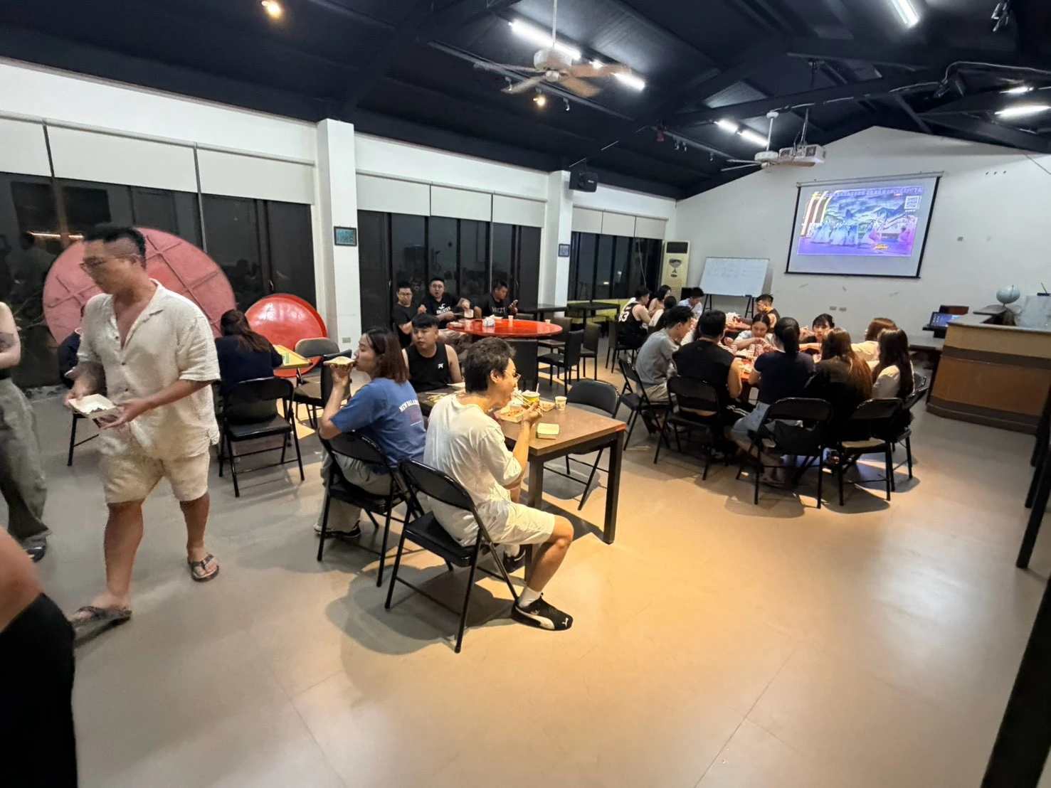 感謝 新竹餐飲同業員工旅遊聘請啤老闆到府服務！